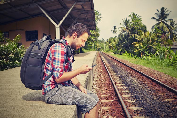 10 ΤΡΟΠΟΙ ΓΙΑ ΝΑ ΠΡΟΣΤΑΤΕΥΣΕΤΕ ΤΟ ΚΙΝΗΤΟ ΣΑΣ ΤΗΛΕΦΩΝΟ ΣΕ ΕΝΑ ΤΑΞΙΔΙ